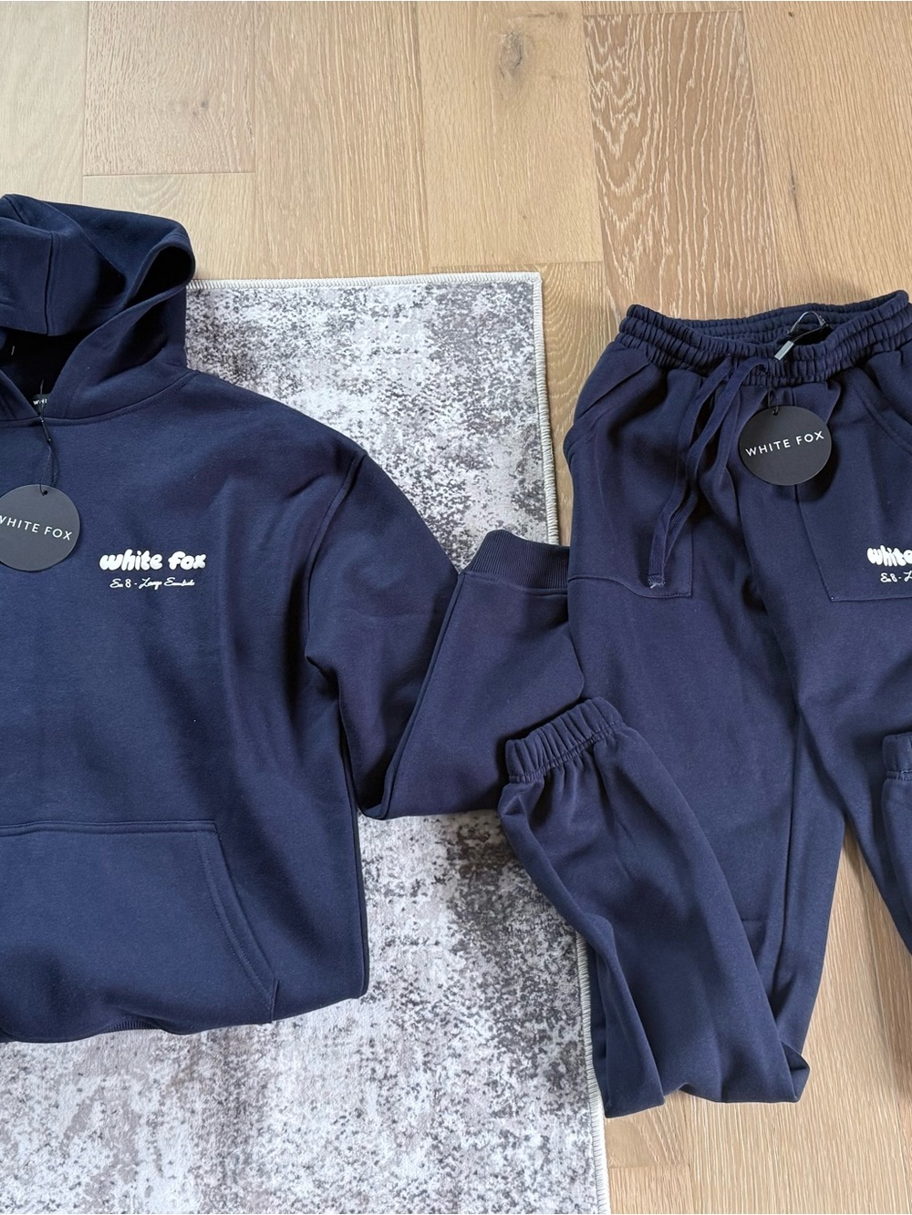 WHITE FOX ERA 8 HOODIE AND JOGGER SET NWT NAUTICAL XS/S